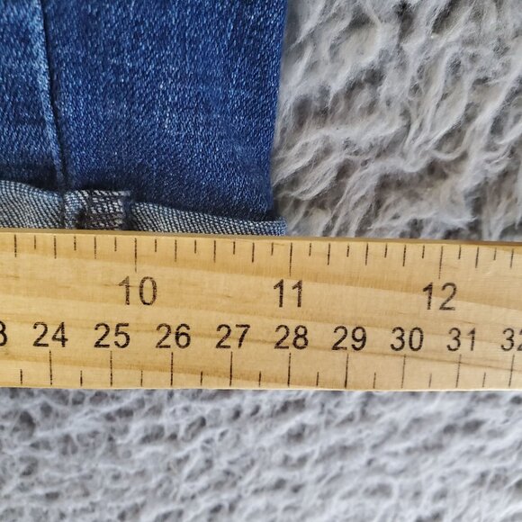 Levis Shorts Womens 22W Blue Classic Bermuda Denim Mid-Rise 5-Pocket Button Fly - Picture 9 of 14